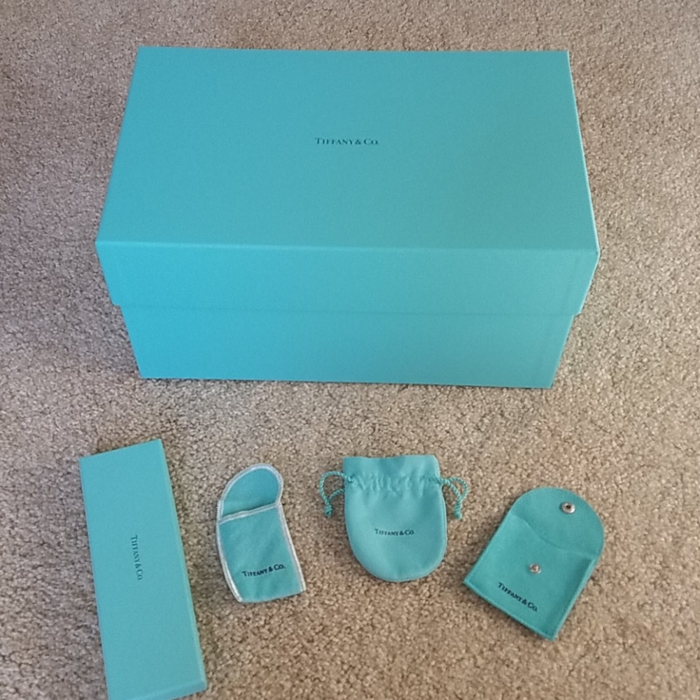 Tiffany pouches and box